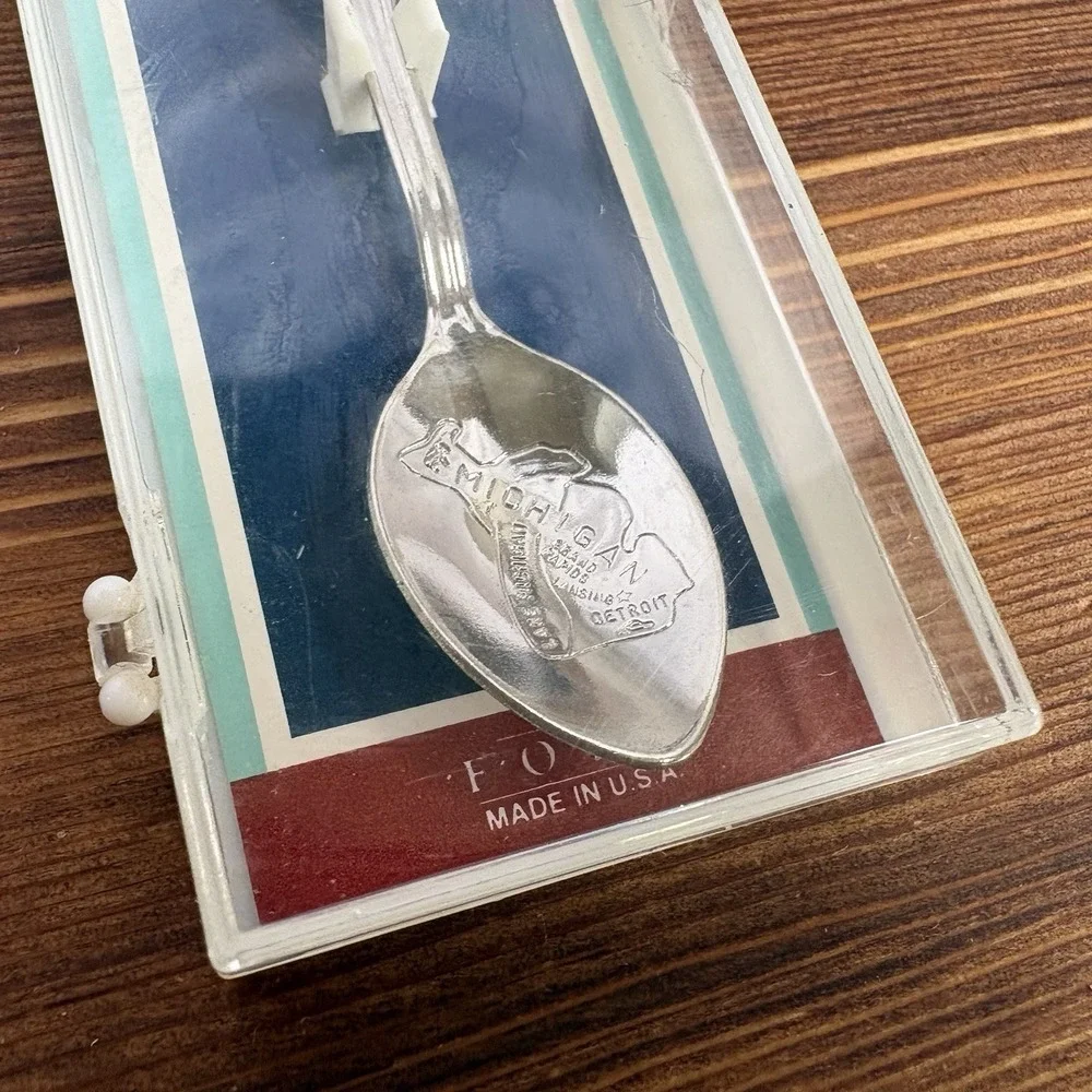 Michigan Souvenir Spoon Deer Shield Collectible in Case USA